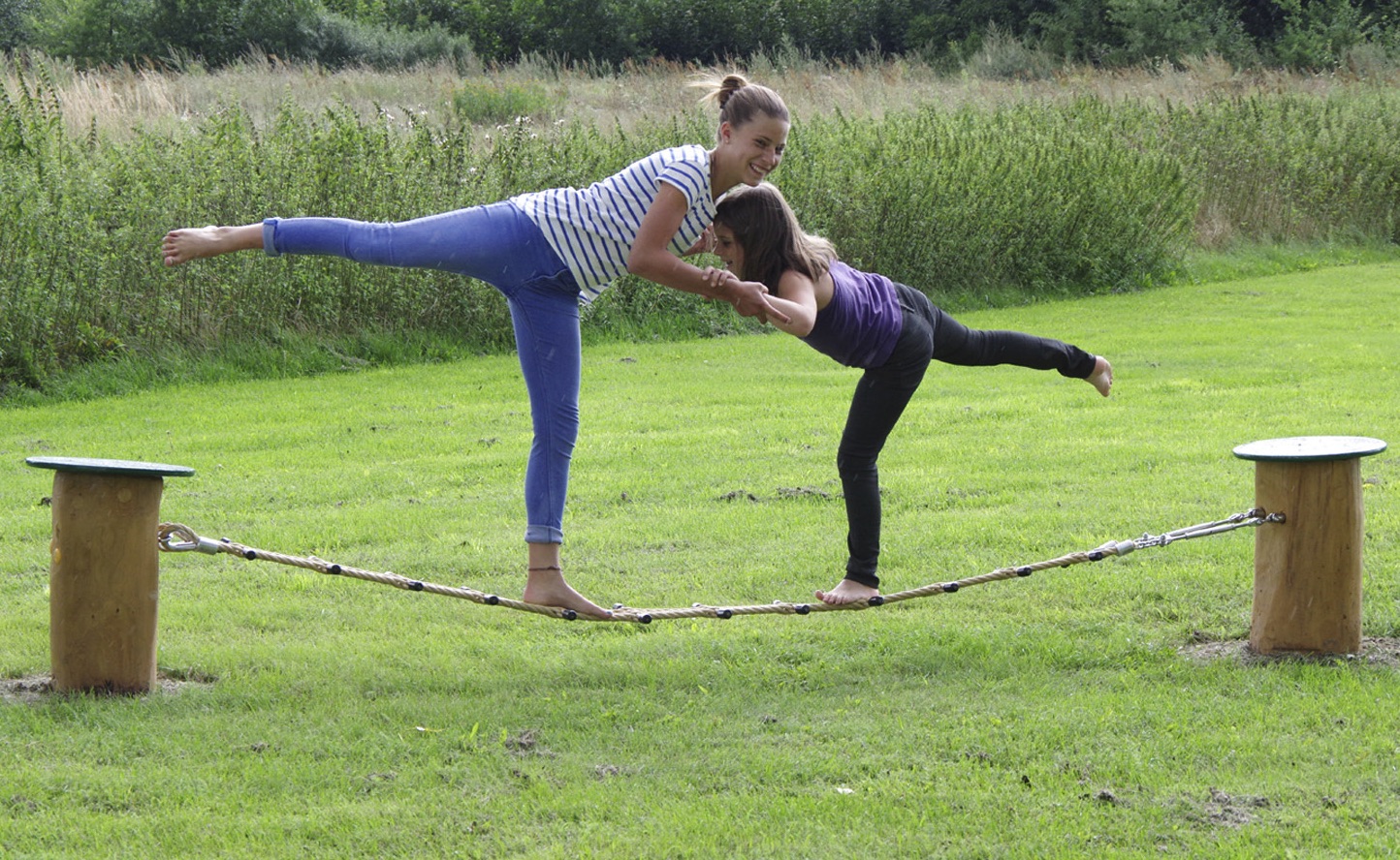 Slackline als Bewegungsangebot